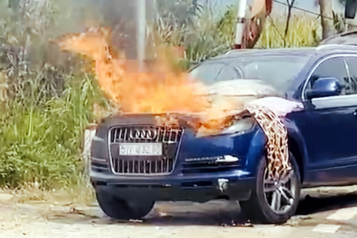 Ô tô bốc cháy trên đèo Mimosa O to boc chay tren deo Mimosa