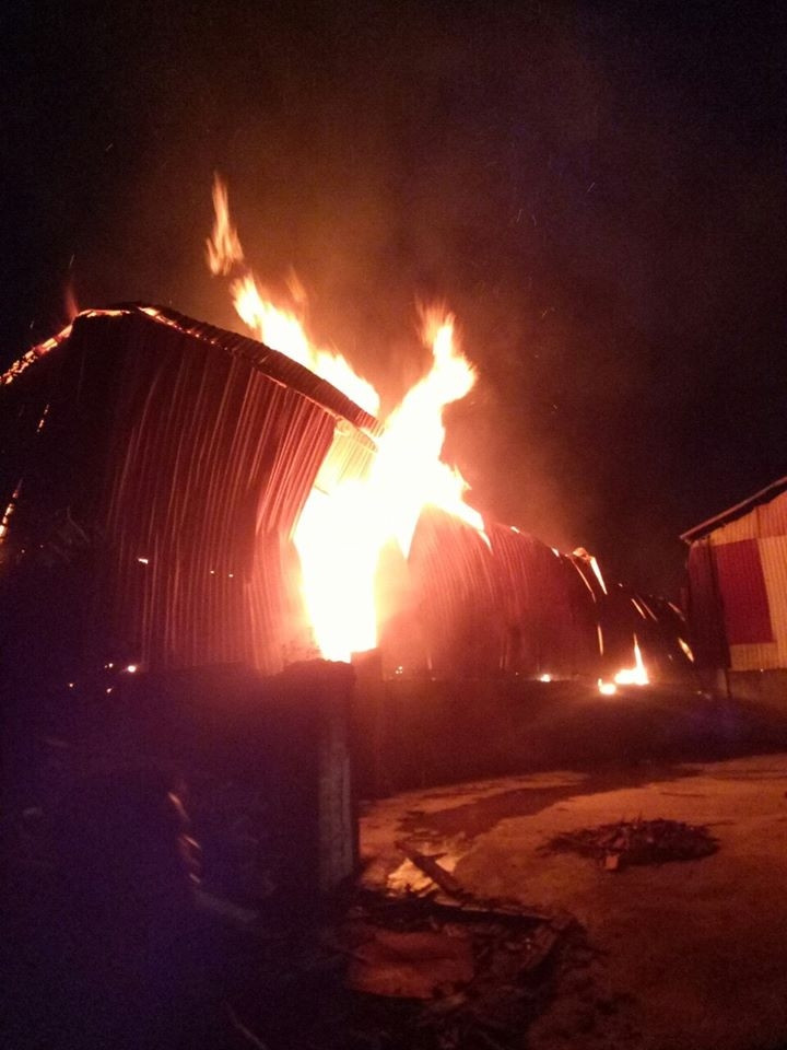 Trước đó, vào năm 2020, tại xã Liên Hà xảy ra vụ cháy khu nhà xưởng mọc trái phép trên đất nông nghiệp giữa đêm, lửa đã thiêu rụi mất khoảng 3 nhà xưởng.