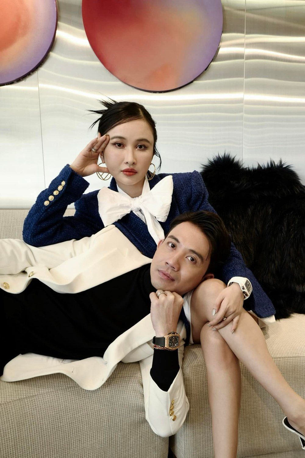 Vợ chồng đại gia Minh Nhựa luôn nhận sự quan tâm của người hâm mộ bởi cuộc sống xa xỉ, ngập tràn đồ hiệu.