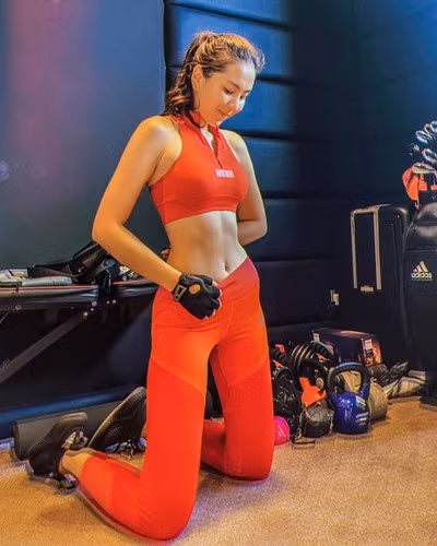 Nếu theo dõi trang cá nhân của BTV Mai Ngọc, khán giả dễ dàng bắt gặp những khoảnh khắc mỹ nhân sinh năm 1990 đang tập luyện và khoe body săn chắc đáng ngưỡng mộ.