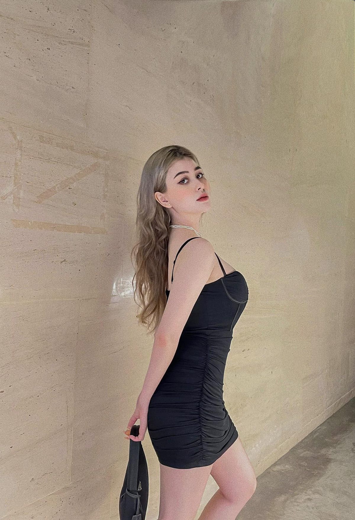 Mỗi lần đăng ảnh trên mạng xã hội là 1 lần Sunna khiến nhiều netizen “phát hờn” trước nhan sắc xinh đẹp không phải ai cũng có được.