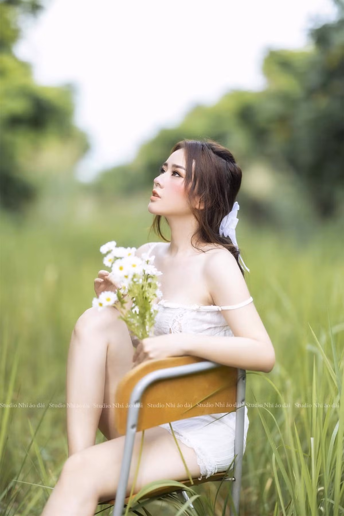 Sự thay đổi ngoạn mục về gu thời trang khiến hot girl Sài thành xuất hiện với hình ảnh khác lạ.