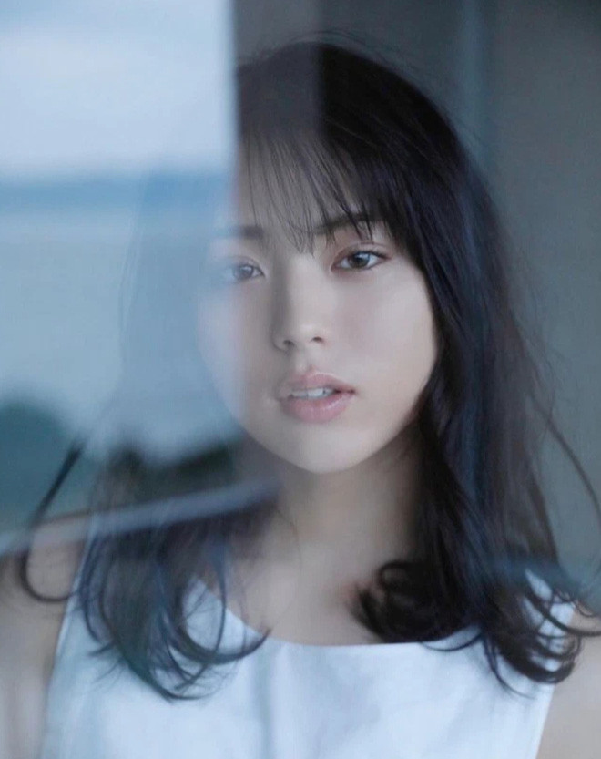 Dù sau đó không tạo nhiều dấu ấn trong hoạt động nghệ thuật nhưng chàng trai này vẫn nổi tiếng rầm rộ nhờ vẻ đẹp phi giới tính quá mức ấn tượng của mình.