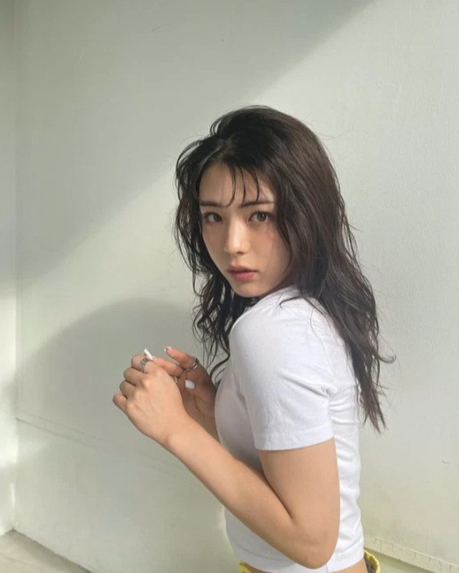 Không chỉ có vẻ đẹp hơn hoa, Baku còn có cử chỉ dịu dàng đáng yêu vô cùng.