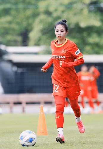 Khuôn mặt và ngoại hình của Duyên được đánh giá không thua kém các "hot girl".