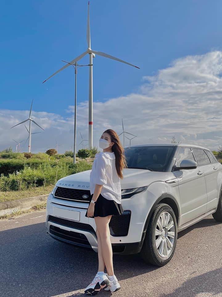 Sau thành công cùng series phim hài, hot girl FapTV tên An Vy được khá nhiều người chú ý, trang facebook cá nhân sở hữu hơn 1 triệu lượt theo dõi.