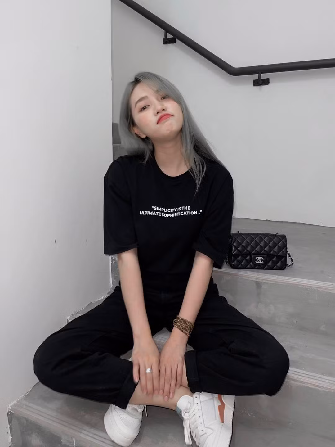 Thời gian gần đây cô nàng bất ngờ "đá chéo sân" sang làm streamer đã khiến không biết bao nhiêu anh em game thủ xao xuyến.