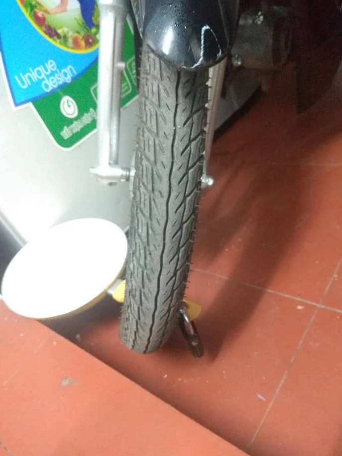 Một màn khóa xe cực "bá đạo" thách thức mọi tên trộm.