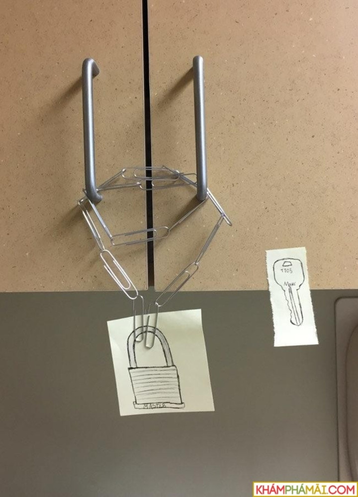 Cách chống trộm tượng trưng này chắc chỉ để dọa những tên trộm mà thôi.