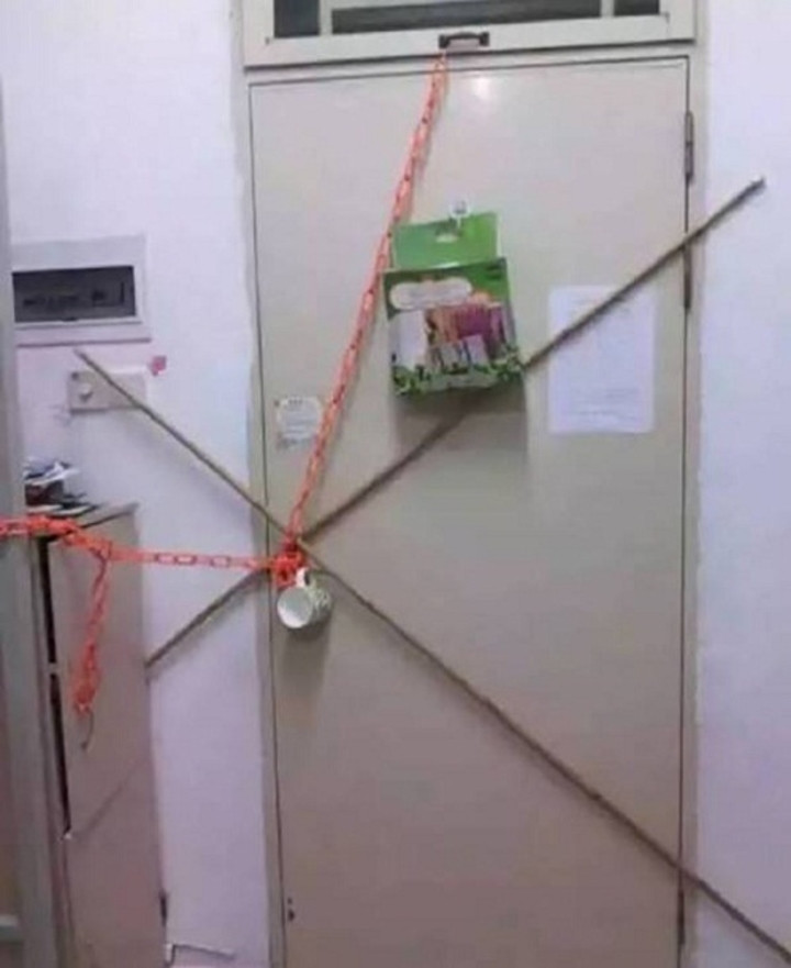 Bên cạnh những vật dụng trống trộm cao cấp, nhiều người còn nghĩ ra cách chống trộm cực "bá đạo" khi tận dụng những đồ dùng sẵn có.