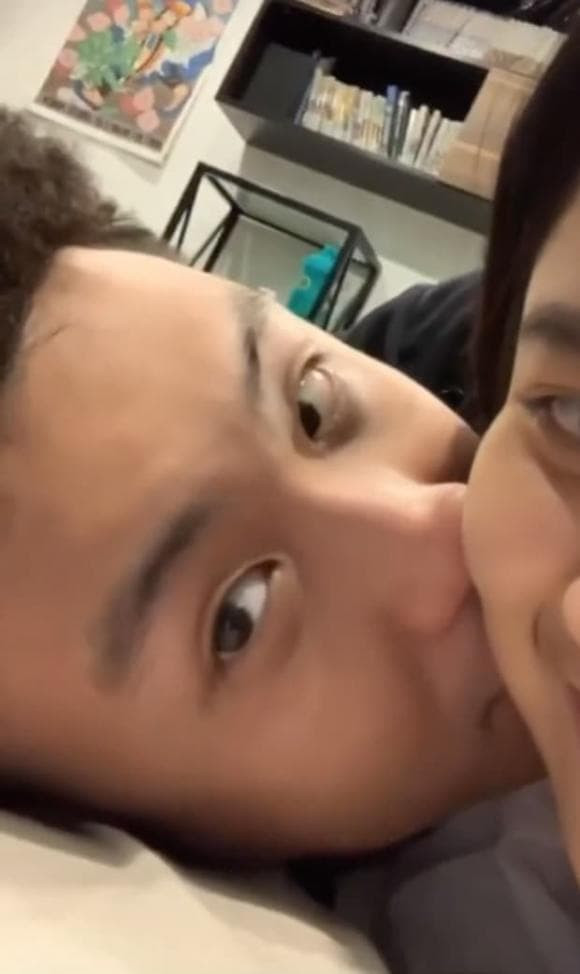 Thái độ này của netizen dành cho couple hoàn toàn trái ngược với thời điểm khoảng 2 năm rưỡi về trước. Lúc đó Hàn Hằng vướng vào tin đồn là "Tuesday" chen ngang mối quan hệ giữa Huyme - Trúc Anh Pear.