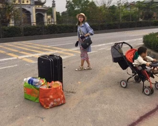 Bẵng đi một thời gian dài im hơi lặng tiếng, mới đây cư dân mạng lại gây xôn xao với những hình ảnh Nam tiến bằng xe đạp điện của "thánh quỵt tiền" này. Không