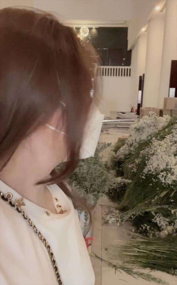 Mới đây, nữ đại gia "nhá hàng" loạt hình ảnh về quy mô bữa tiệc sinh nhật của cô sẽ diễn ra ngày mai, đúng ngày lễ tình nhân 14/2.