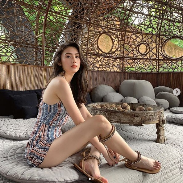 Cô có cuộc sống sang chảnh khi thường xuyên khoe ảnh đi du lịch, ở tại những khu nghỉ dưỡng cao cấp. Ảnh: Tổng hợp