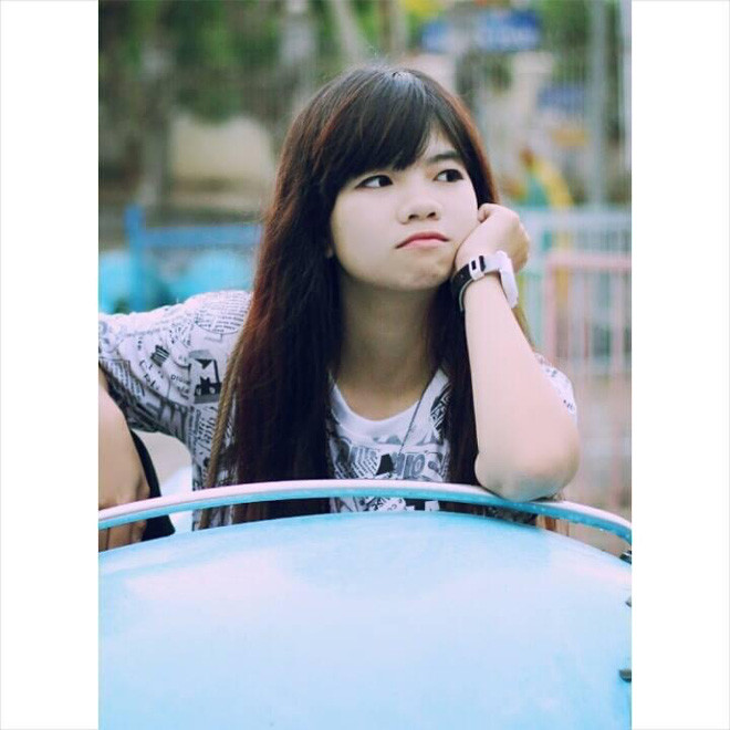 Netizen suýt thì chẳng nhìn ra đây là "bản sao" Lisa (BLACKPINK) đang nổi đình đám MXH.