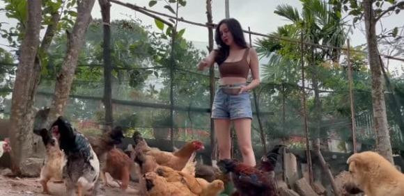 Bà Tưng sau thời gian dài ở ẩn sau loạt biến cố đã và đang trở thành phiên bản mới mẻ và xinh đẹp, được nhiều người yêu quý hơn.