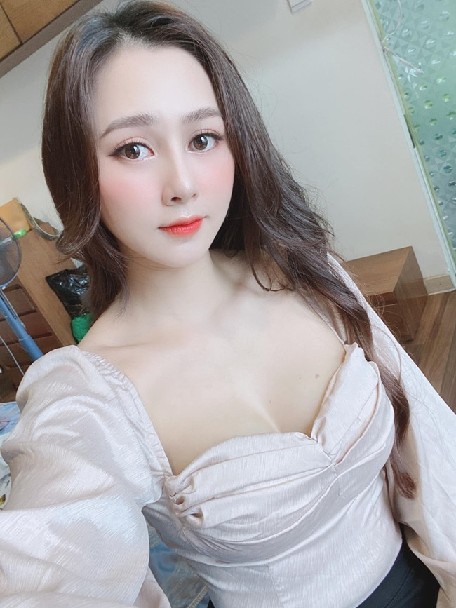 Sở hữu gương mặt xinh xắn, thân hình nóng bỏng cùng khả năng diễn xuất tốt, Yến Xôi còn tham gia nhiều bộ phim Làng ế vợ 3, Đại gia chân đất,...