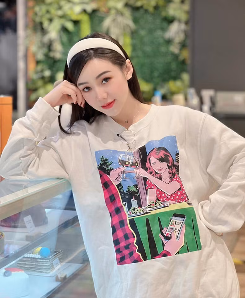 Sau khi rời nhóm, người đẹp quê Thái Bình luôn nỗ lực, khẳng định diễn xuất của mình qua nhiều vai diễn.