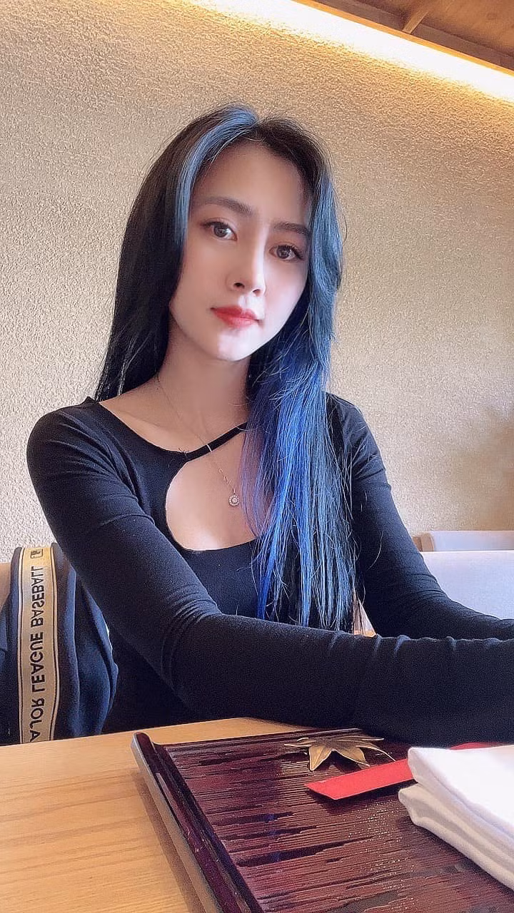 Yến Xôi khiến nhiều người ngưỡng mộ khi có cuộc hôn nhân viên mãn, nói không với thị phi showbiz. Ảnh: Tổng hợp