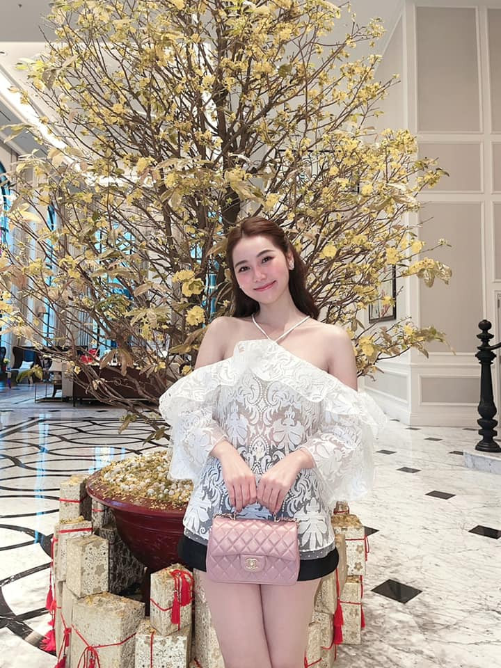 Kim Chi luôn xuất hiện với hình ảnh một cô gái tràn đầy năng lượng, thần thái tự tin.