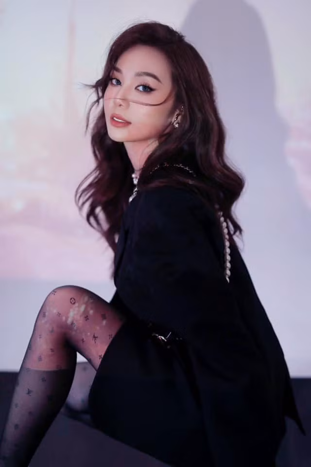 Ngoại hình xinh đẹp, gương mặt khả ái cũng giúp Hoàng Kim Chi thuận lợi hơn trong công việc kinh doanh. Ảnh: Tổng hợp