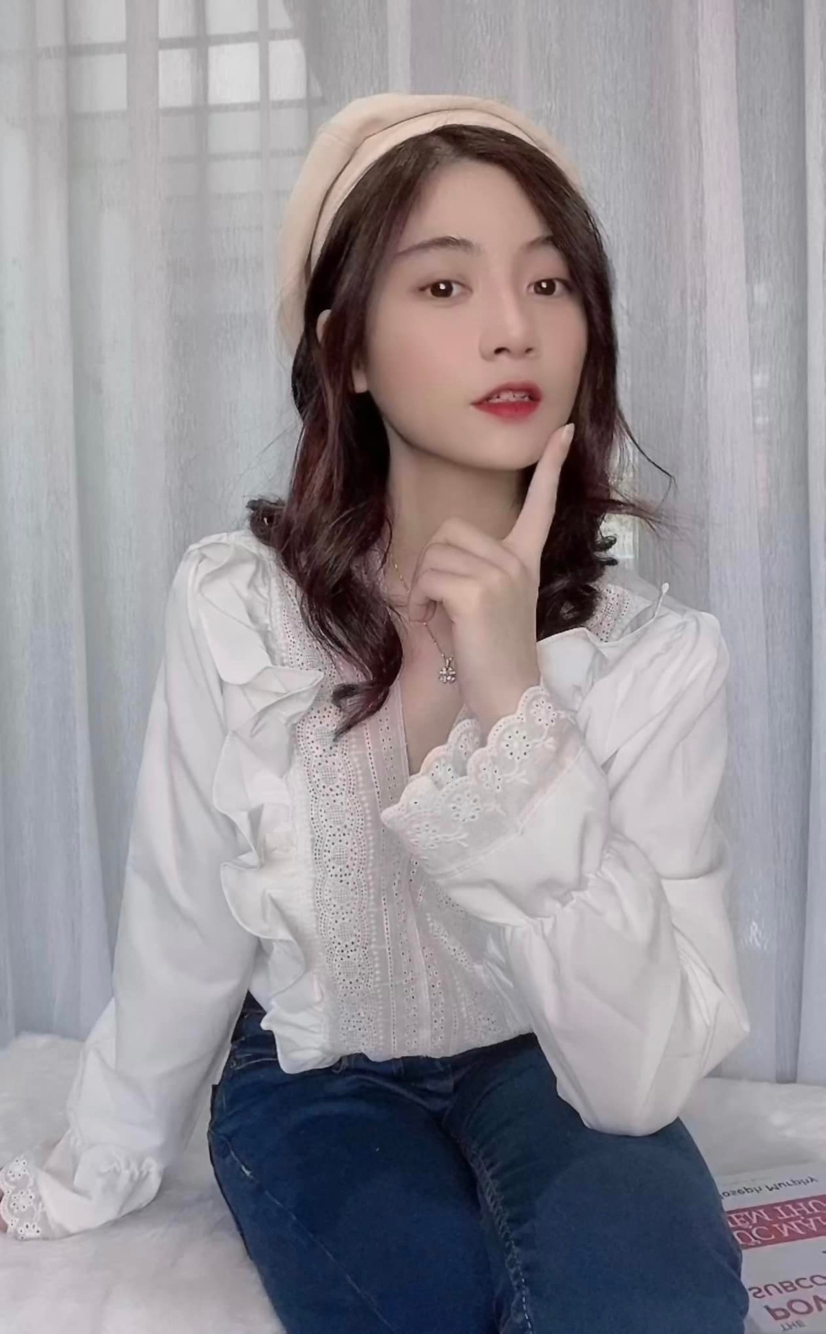 Ngoài thời gian dành cho việc học, Nam Phương còn được biết đến với vai trò là một Vlogger, kênh Youtube của cô cũng sở hữu đông đảo lượt theo dõi và yêu thích.