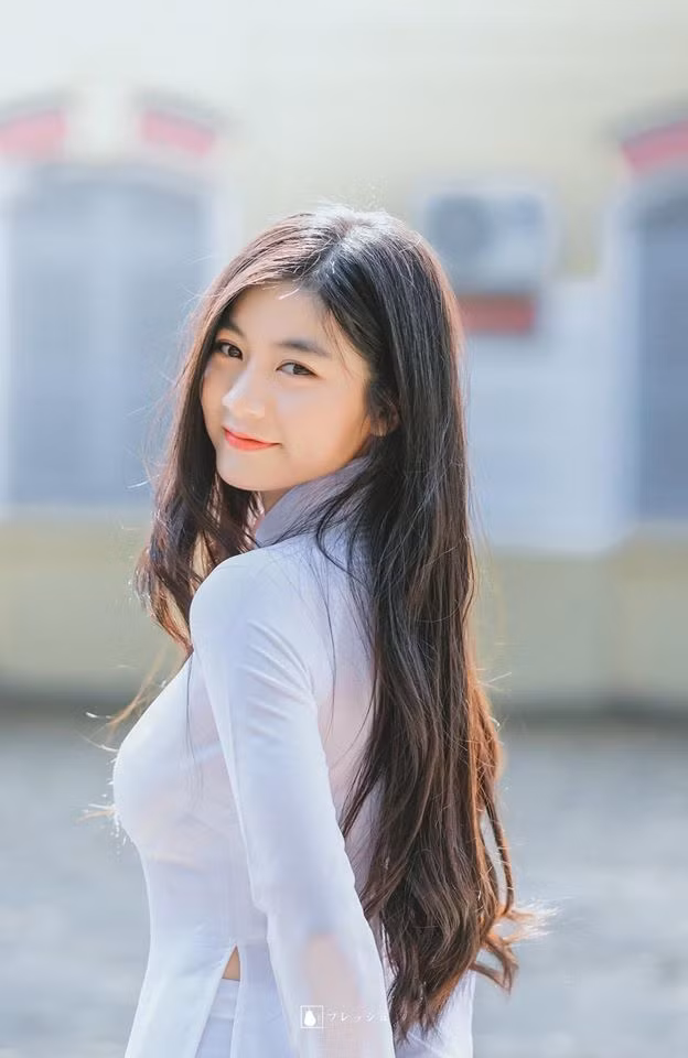 Cha mất sớm, Nam Phương ở với mẹ và chị gái. Được biết mẹ cô nàng là một doanh nhân, còn chị gái là một tiểu thuyết gia. Vì thế, đó là những người có ảnh hưởng lớn tới tính cách và con người cô. Ảnh: FBNV