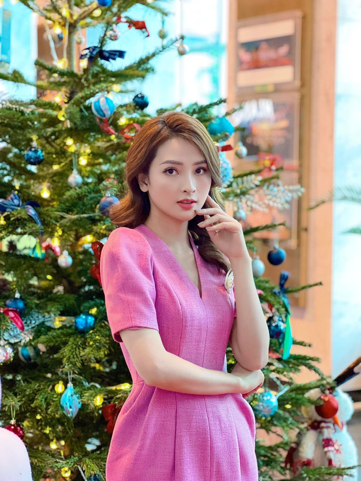 Ngoài đời, Mù Tạt sở hữu gương mặt khá lạnh cùng gu thời trang chất, cá tính mạnh.