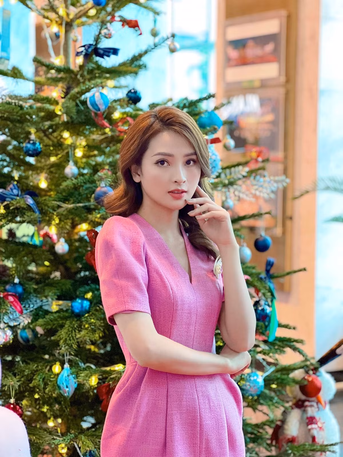 Ngoài đời, Mù Tạt sở hữu gương mặt khá lạnh cùng gu thời trang chất, cá tính mạnh.