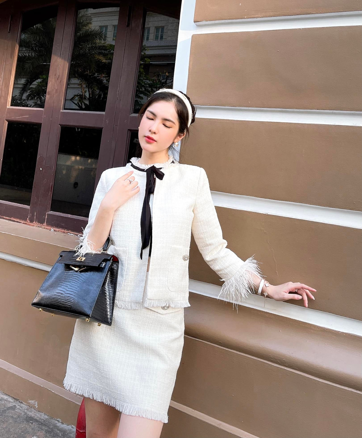 Hiện tại, hot girl Đồng Tháp đang làm mẫu ảnh, quảng cáo và kinh doanh thời trang. Ảnh: FBNV