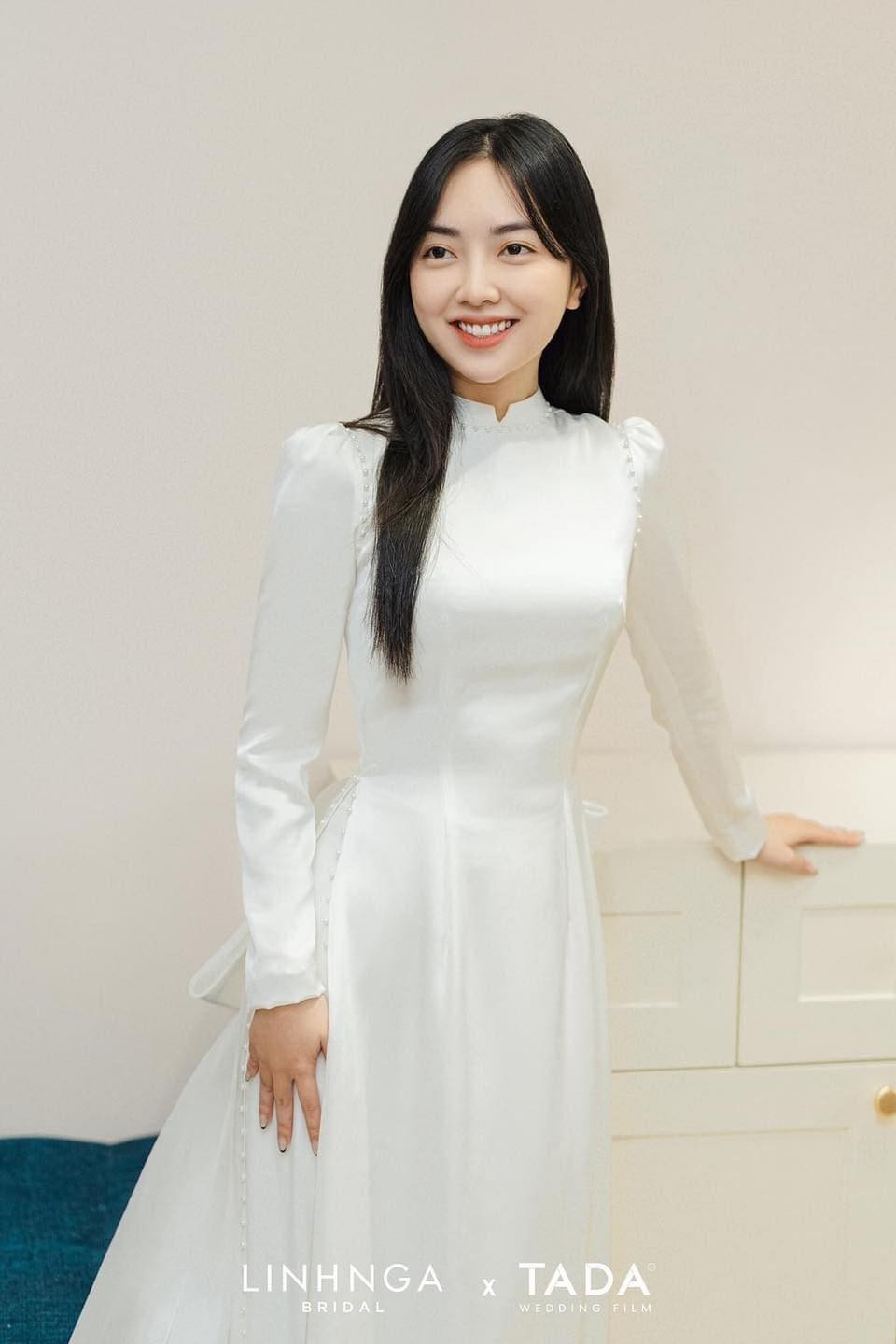 Nhiều người tỏ ra vô cùng bất ngờ vì gần như Hà Đức Chinh và Mai Hà Trang chưa từng để lộ chút dấu hiệu nào về đám cưới. Ảnh: Linh Nga Bridal