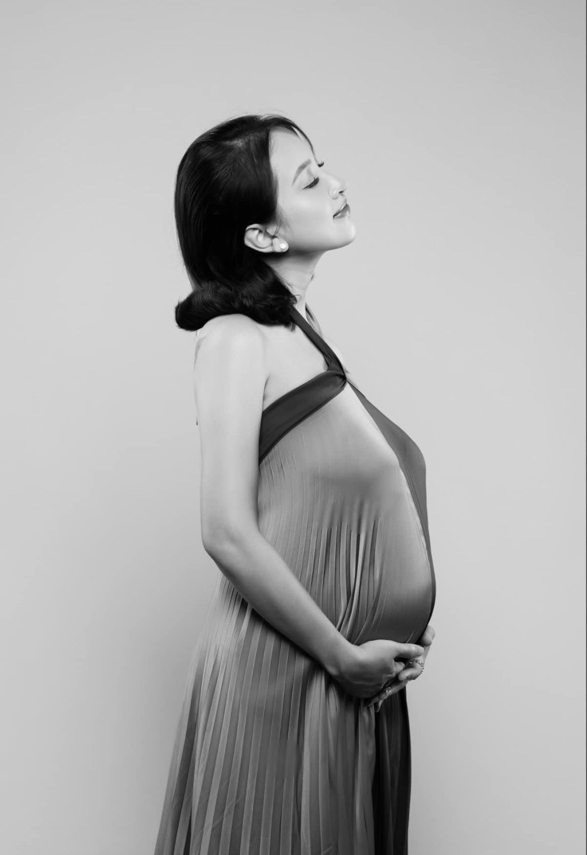 Vào giữa năm 2020, Vân Hugo được bạn trai doanh nhân cầu hôn trên bãi biển, Sau đó, cô Nam tiến, vào TP HCM sống và bắt đầu một chặng đường hạnh phúc mới.