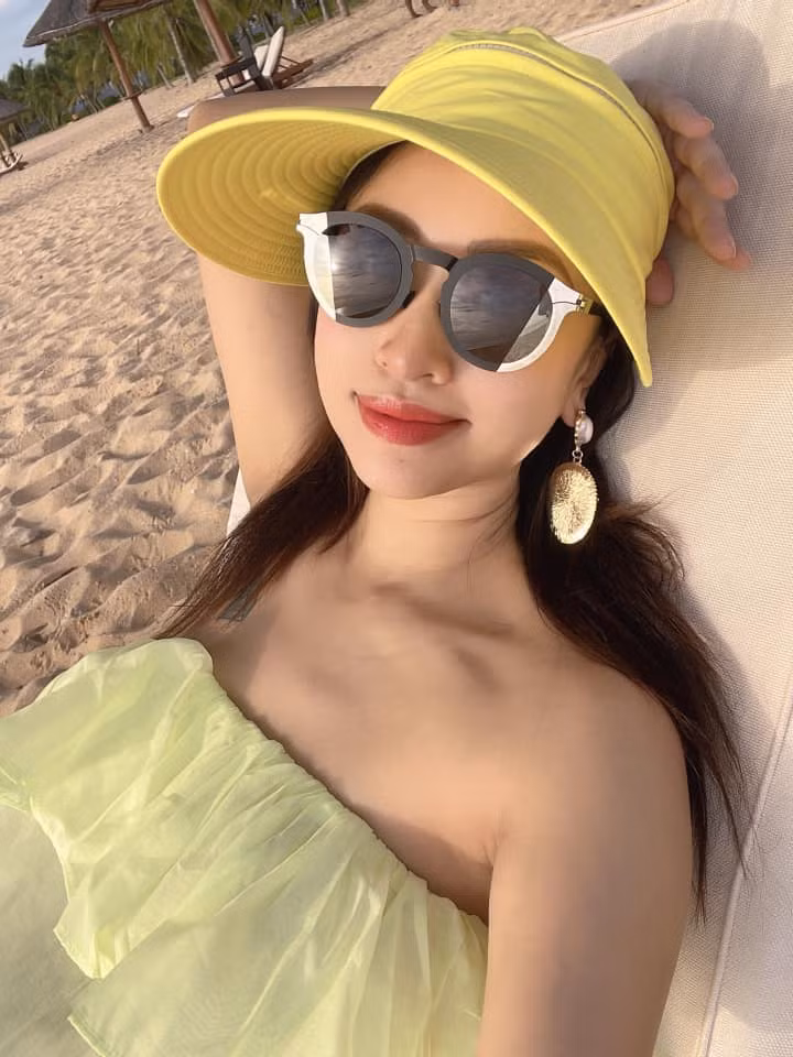 Nữ diễn viên, MC nhận được nhiều lời khen của cư dân mạng cho vẻ ngoài trẻ trung, gợi cảm dù đã gần 40 tuổi. Ảnh: Tổng hợp