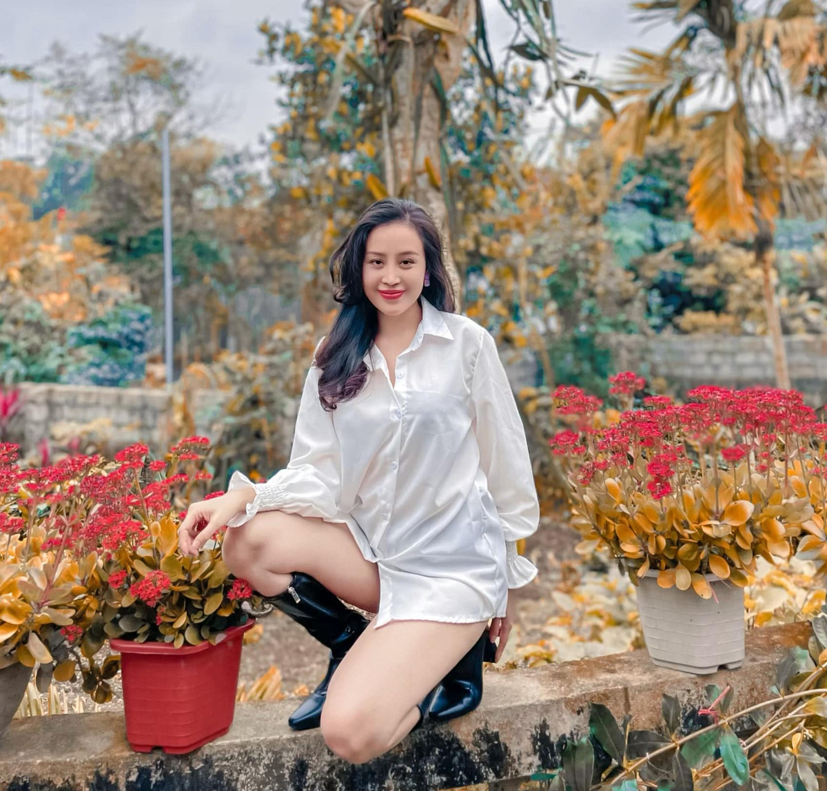 Dù không hở bạo như trước nhưng cô nàng vẫn chuộng mốt ăn mặc táo bạo. Ảnh: Tổng hợp