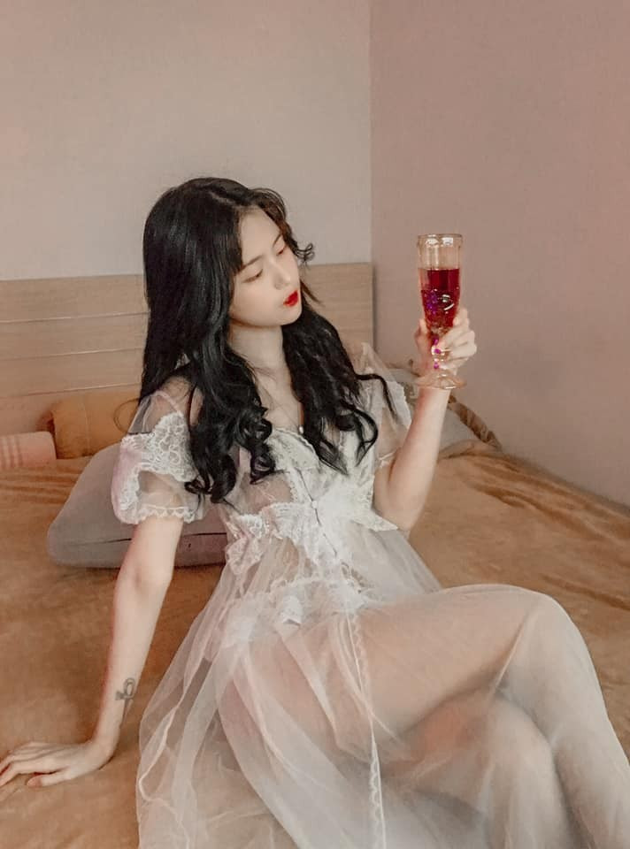 Chia sẻ của cô nàng được fan rần rần vào hưởng ứng. Bức ảnh hiện nhận được gần 10.000 like cùng hàng trăm bình luận và có tới 28.000 lượt chia sẻ.