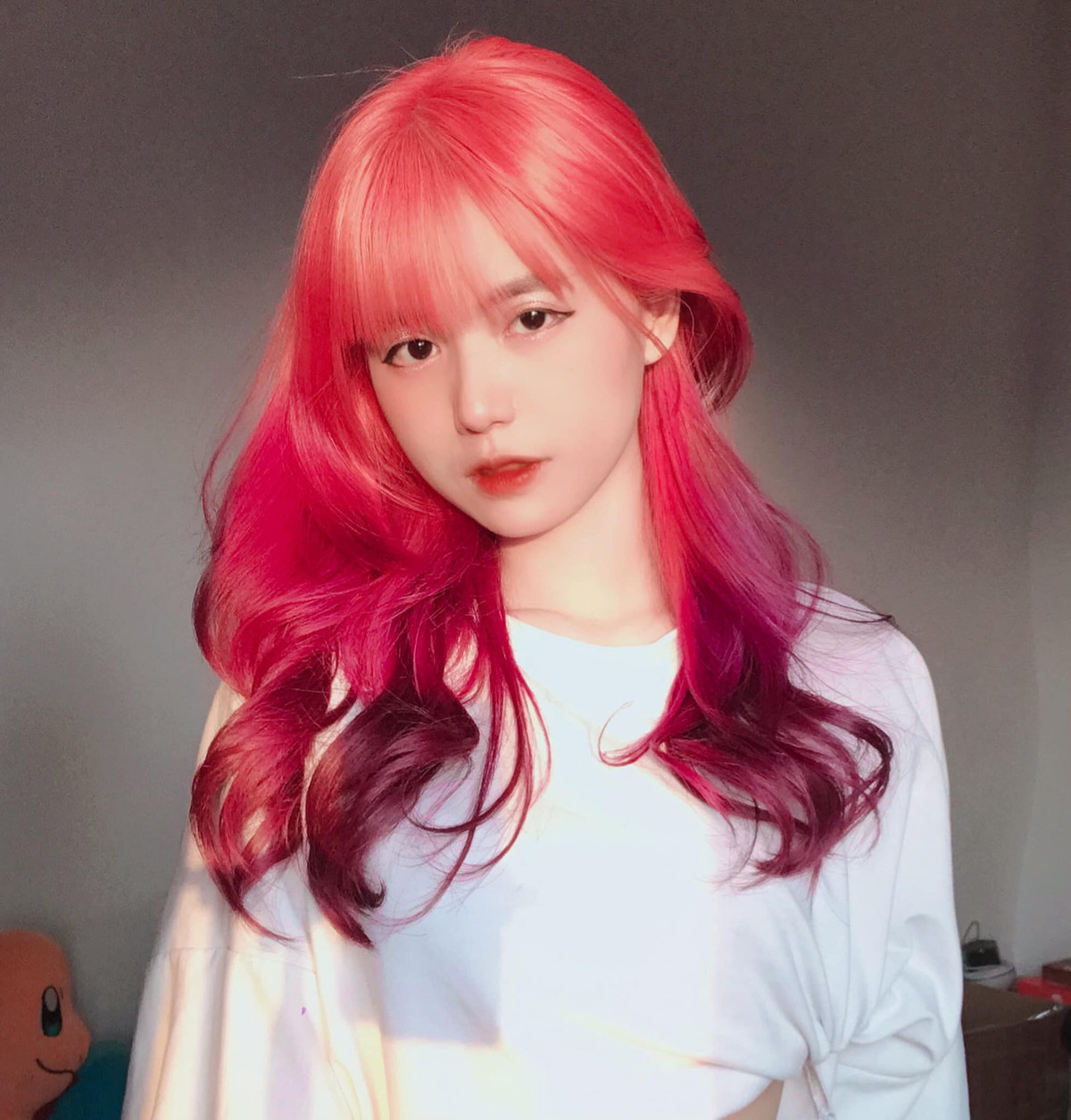 Cô sở hữu nét khả ái với đôi mắt to tròn và nét đẹp cuốn hút, ấn tượng.