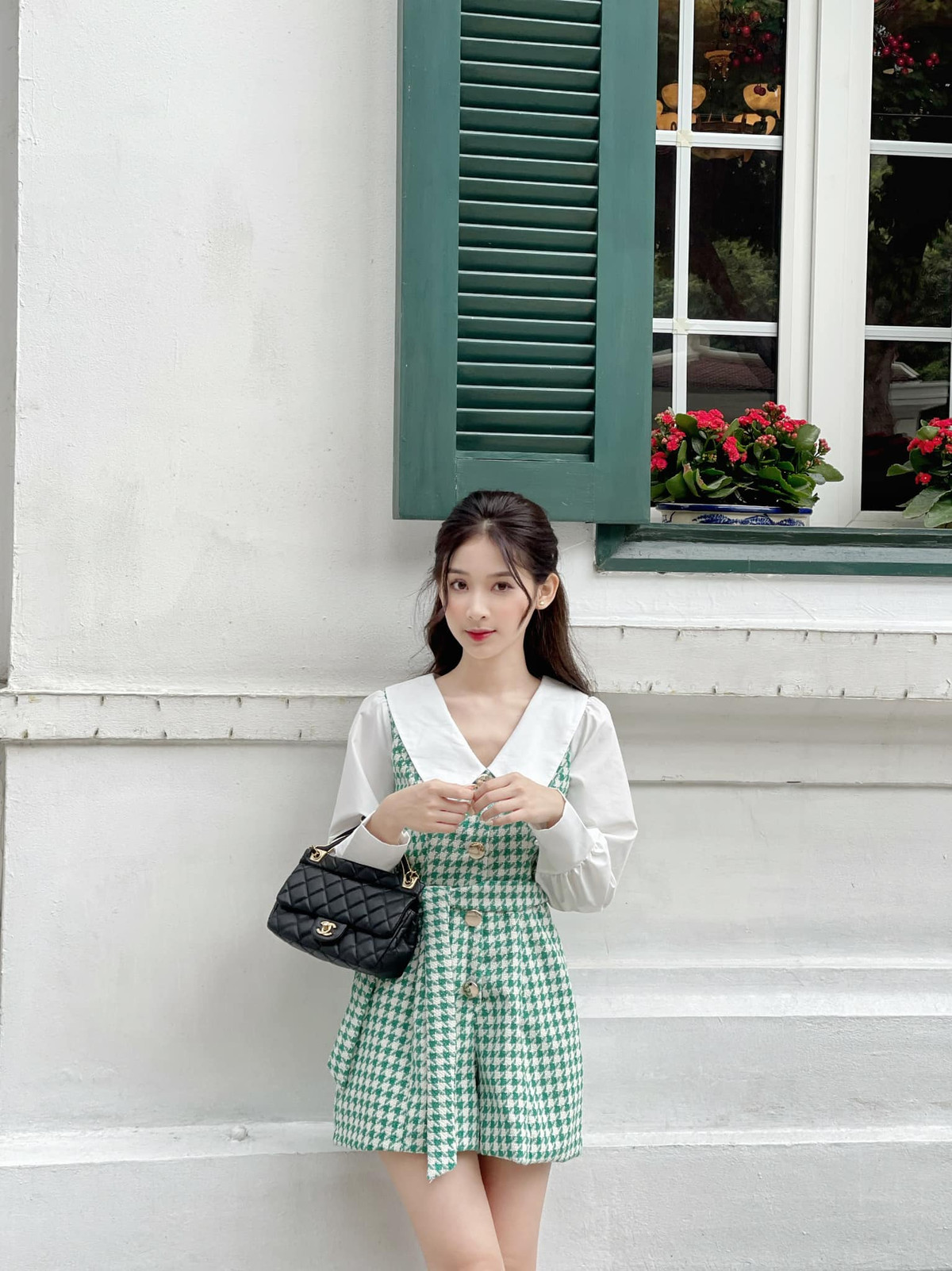 Nữ sinh 2K đang là sinh viên năm thứ 3, chuyên ngành Quản trị Kinh doanh Quốc tế, trường Đại học Kinh tế Quốc dân.