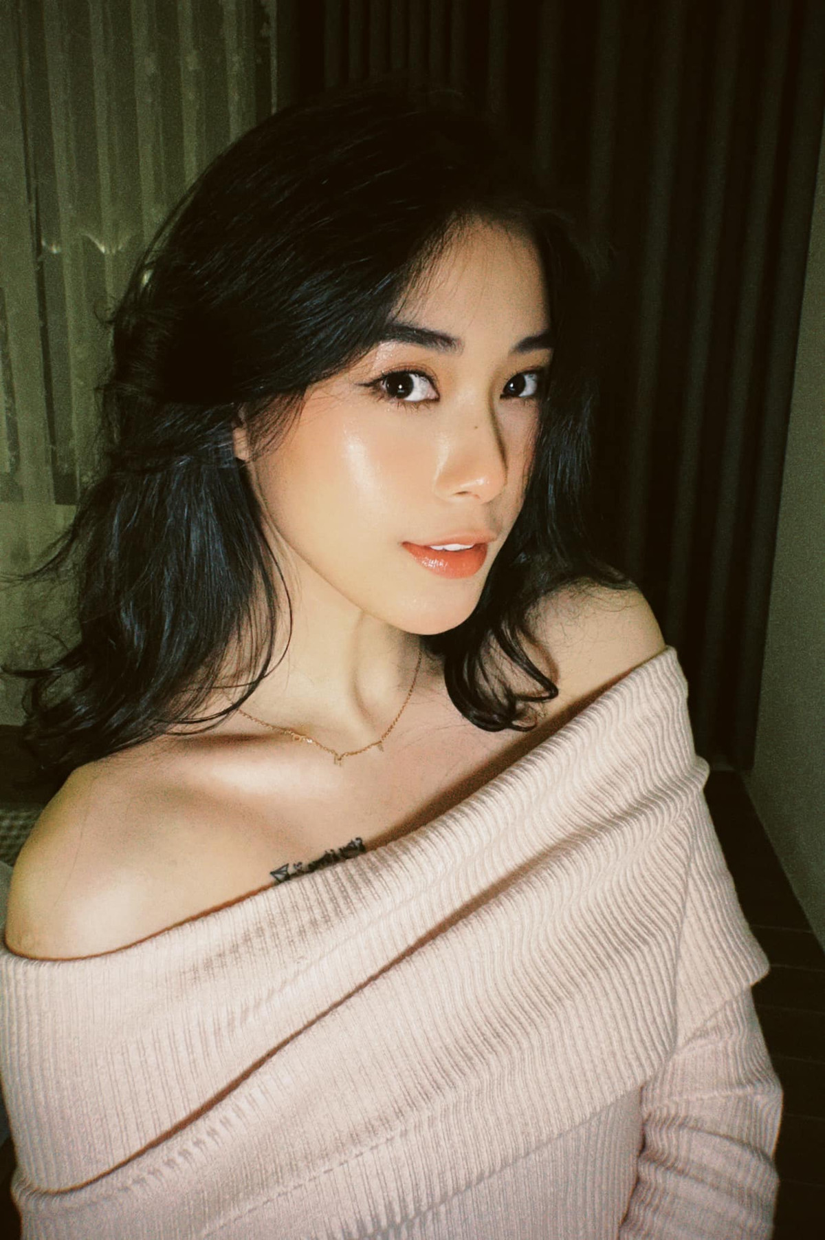 Kể từ ngày giải nghệ, trên trang cá nhân Đặng Thu Huyền thường xuyên chia sẻ về cuộc sống và công việc của mình.