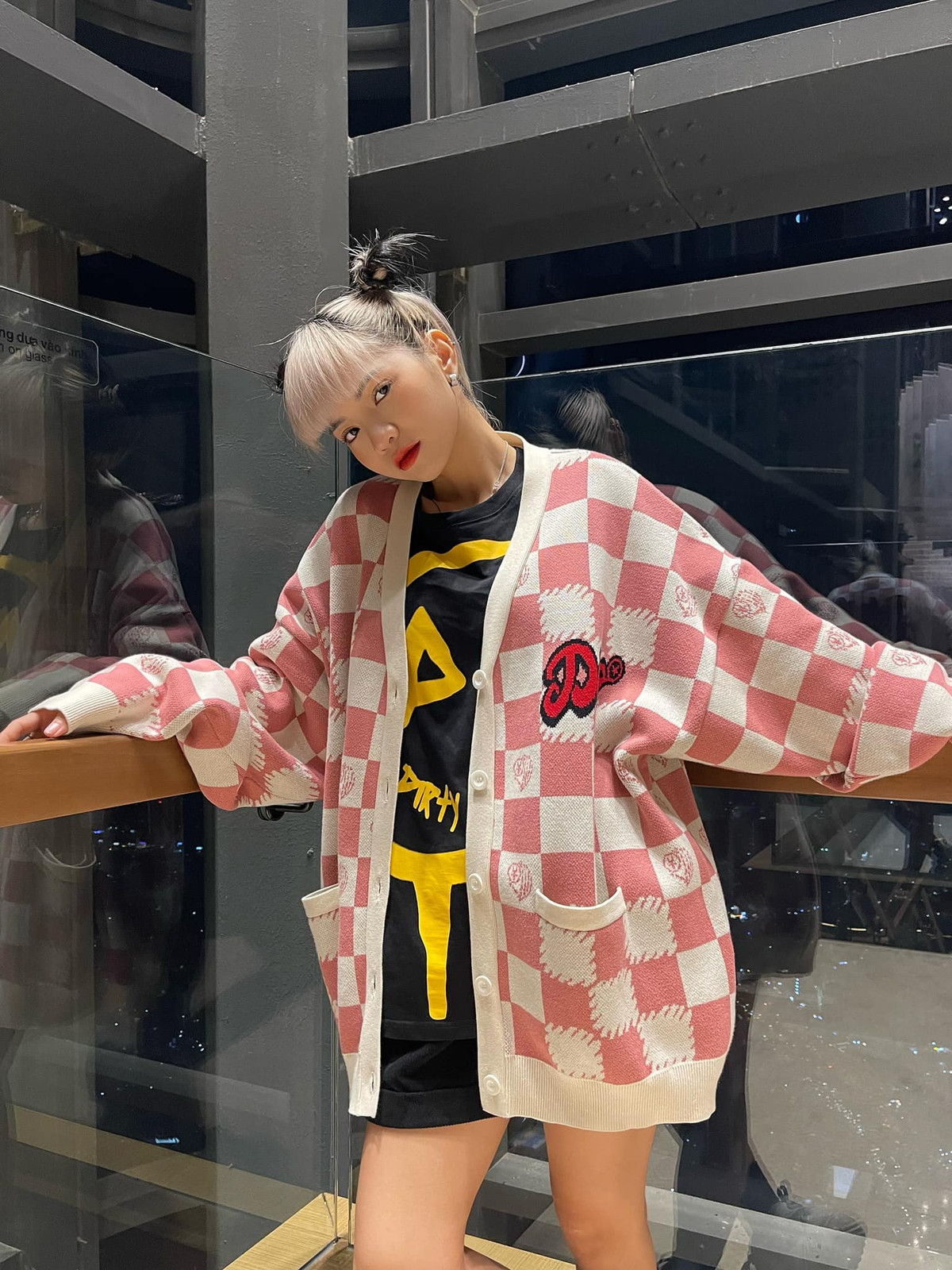 Ngoài ra, Bùi Thảo Ly còn là một TikToker thứ thiệt khi liên tục sở hữu thành tích đáng nể trên MXH này.