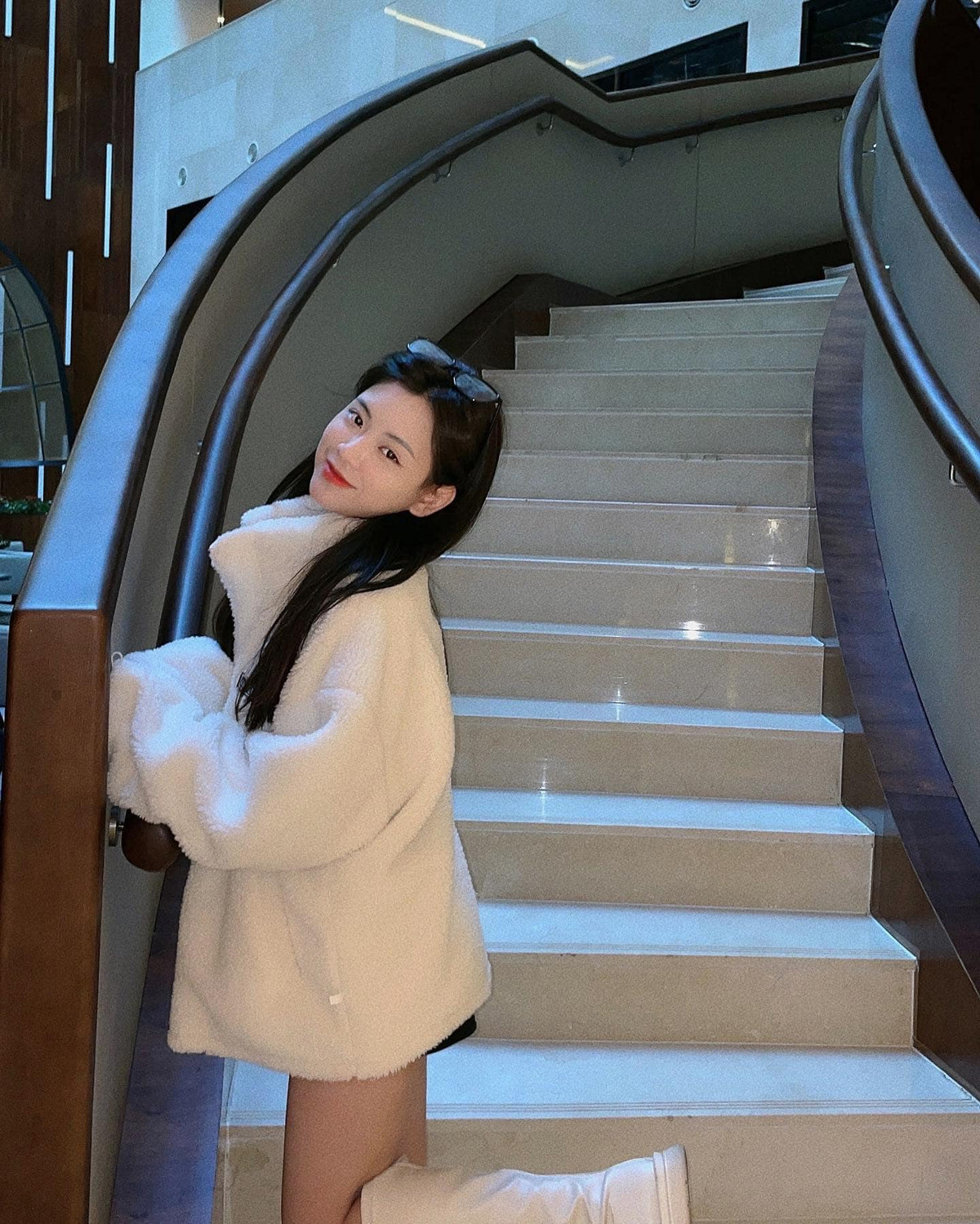 Cô là mẫu ảnh quen mặt của nhiều shop thời trang ở Hà thành. Hiện trang cá nhân của cô có hơn 23.000 lượt theo dõi.