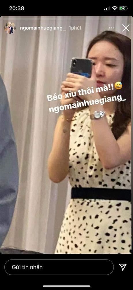 Giữa thông tin bầu bí, Nhuệ Giang mới đây có động thái gây chú ý. Cụ thể, trên story Instagram, bà xã Xuân Trường đăng tải hình ảnh hơi mũm mĩm, da mặt cũng có phần thay đổi khác với thời con gái.