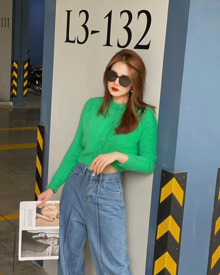 Khánh Chi của hiện tại giờ đã chững chạc, trưởng thành hơn. Trong một số hình ảnh đăng tải gần đây cho thấy, em chồng Thủy Tiên đã về Việt Nam sinh sống.