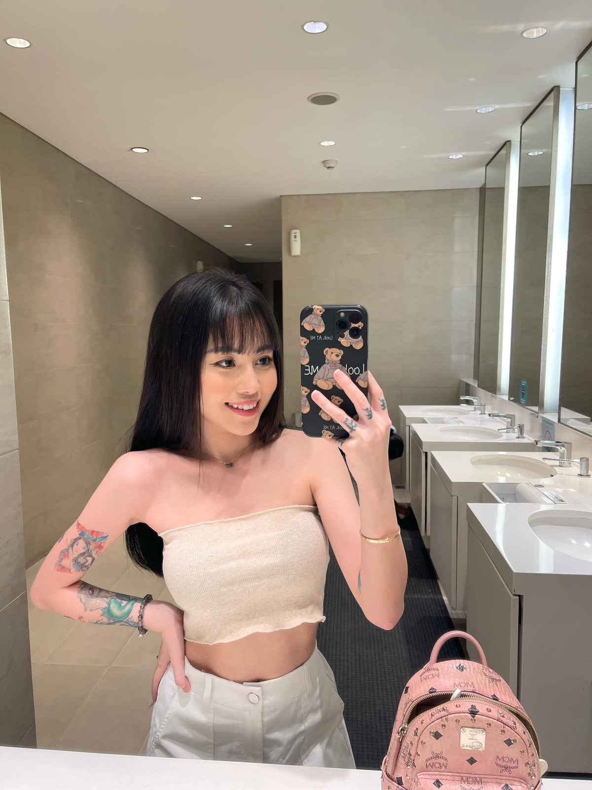 Sau chia tay, có lẽ Lai Lai đã hoàn toàn bỏ lại cuộc tình cũ sau lưng để tìm kiếm hạnh phúc mới.