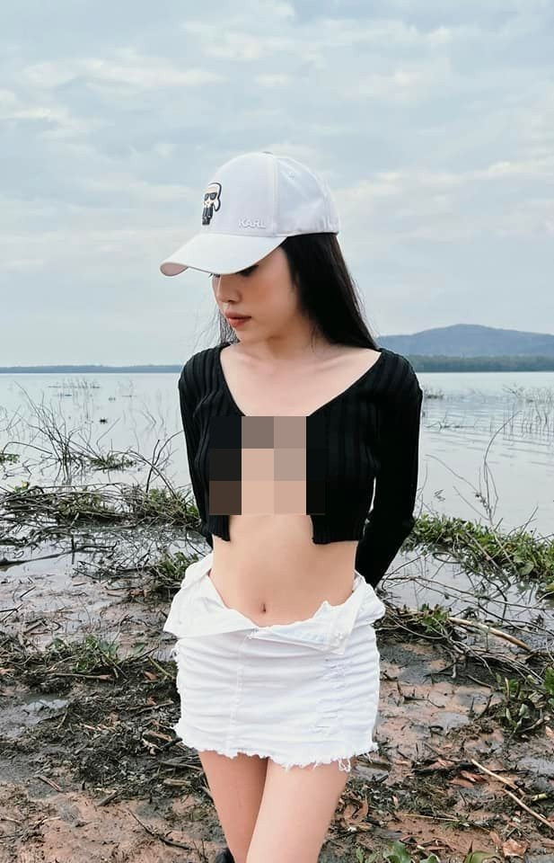 Ngay sau khi nữ streamer sinh năm 1995 đăng tải những bức ảnh táo bạo, đã có cả chục nghìn lượt tương tác từ thả tim cho đến bình luận từ fan hâm mộ.