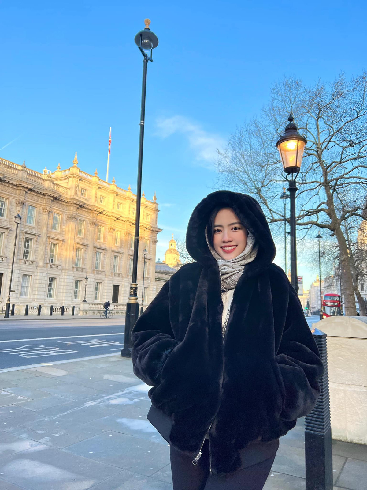 Vóc dáng mảnh mai, phong thái dịu dàng, duyên dáng là điểm cuốn hút của hot girl Hà thành này.