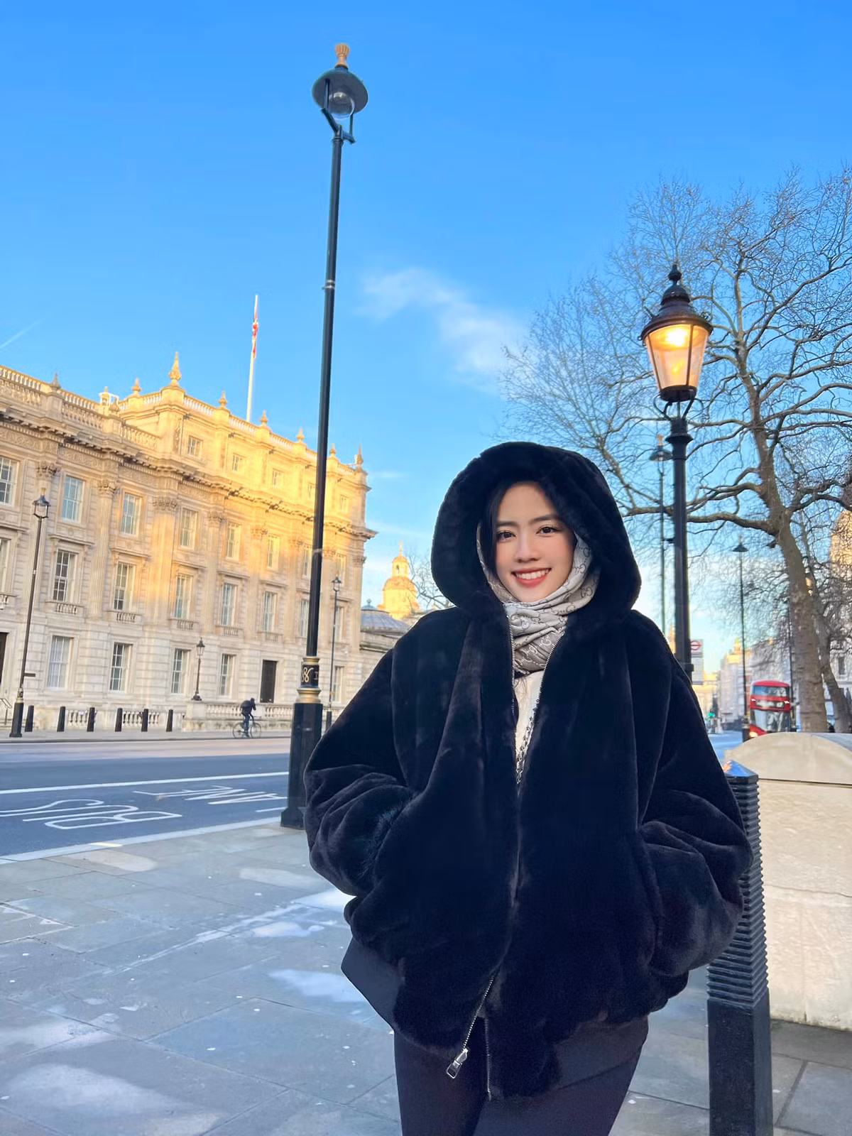 Vóc dáng mảnh mai, phong thái dịu dàng, duyên dáng là điểm cuốn hút của hot girl Hà thành này.