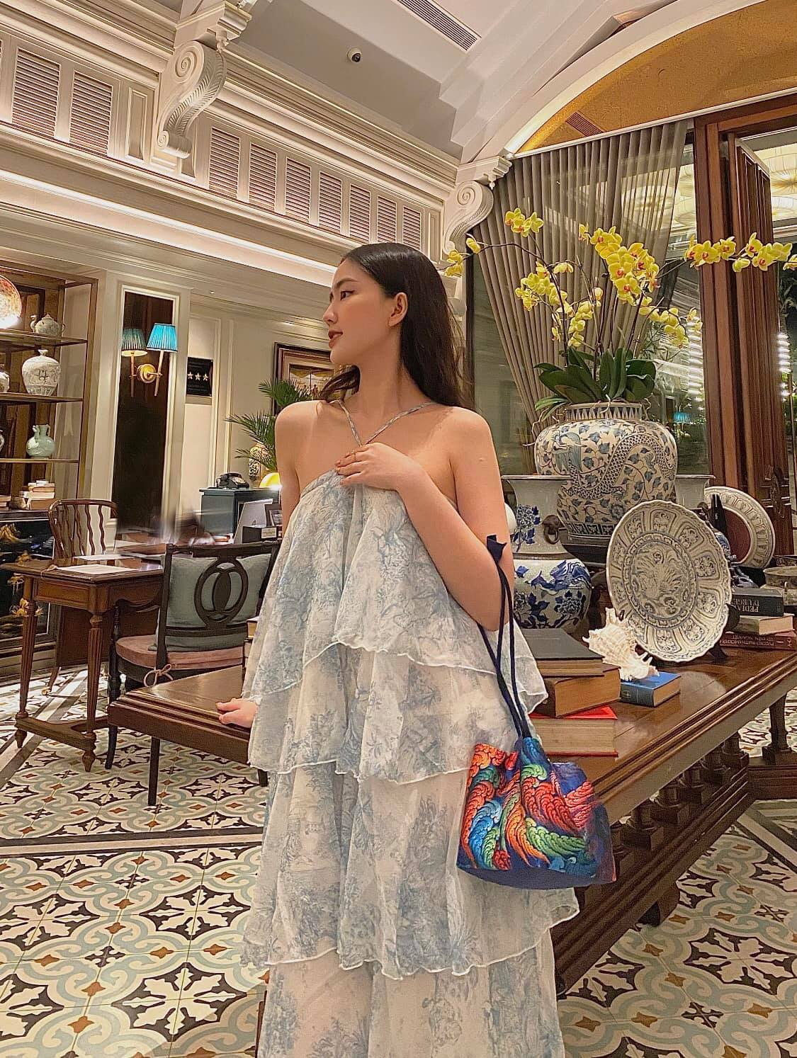 Ngoài công việc của một nữ tiếp viên hàng không, Phương Lan còn tham gia đóng MV ca nhạc. Cô nàng từng xuất hiện trong một MV nổi tiếng của ca sĩ Phí Phương Anh.