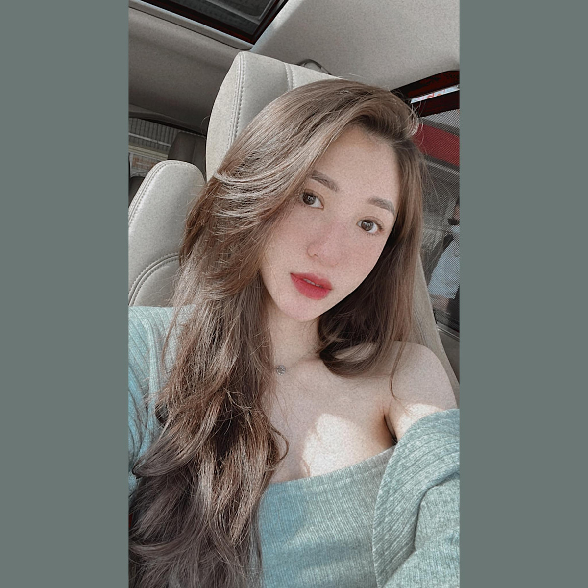 Ngoài ra cô nàng còn từng nộp đơn dự thi Hoa hậu Việt Nam 2020 nhưng sau đó lại không xuất hiện ở vòng sơ khảo.