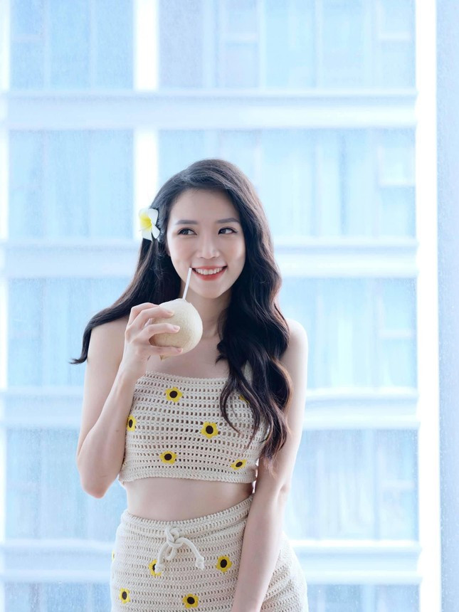 Nữ MC VTV sở hữu ngoại hình sáng, năm 2016 cô đạt danh hiệu Hoa khôi Nữ sinh Việt Nam.