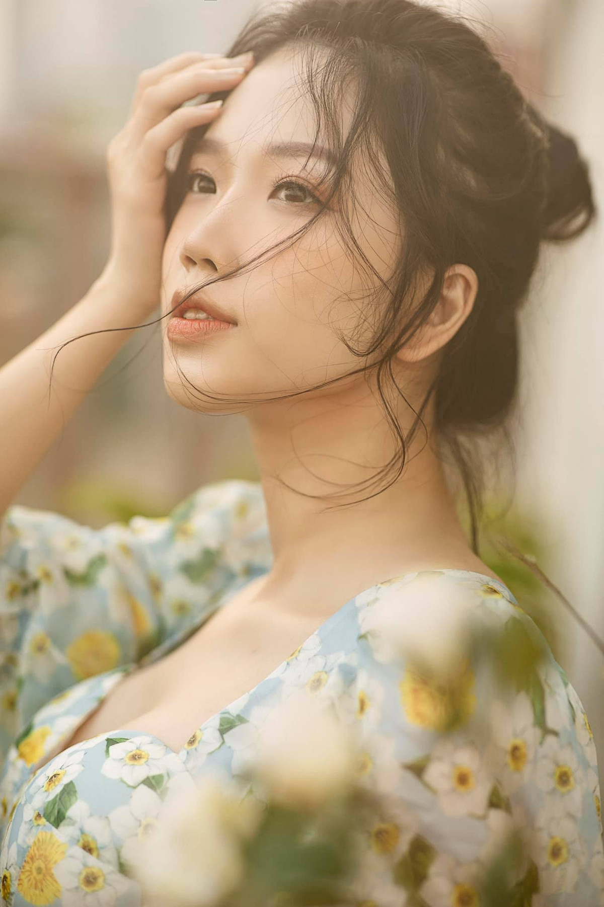 Nữ MC thường xuyên đăng tải nhiều hình ảnh đời thường đẹp rạng rỡ khiến cư dân mạng xốn xang.